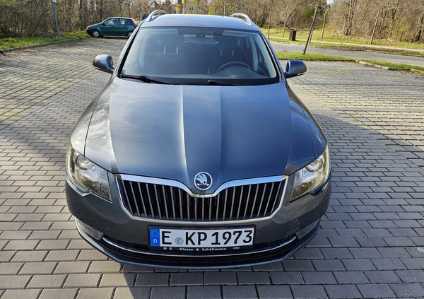 Skoda Superb cena 51900 przebieg: 182000, rok produkcji 2014 z Nowy Wiśnicz małe 106